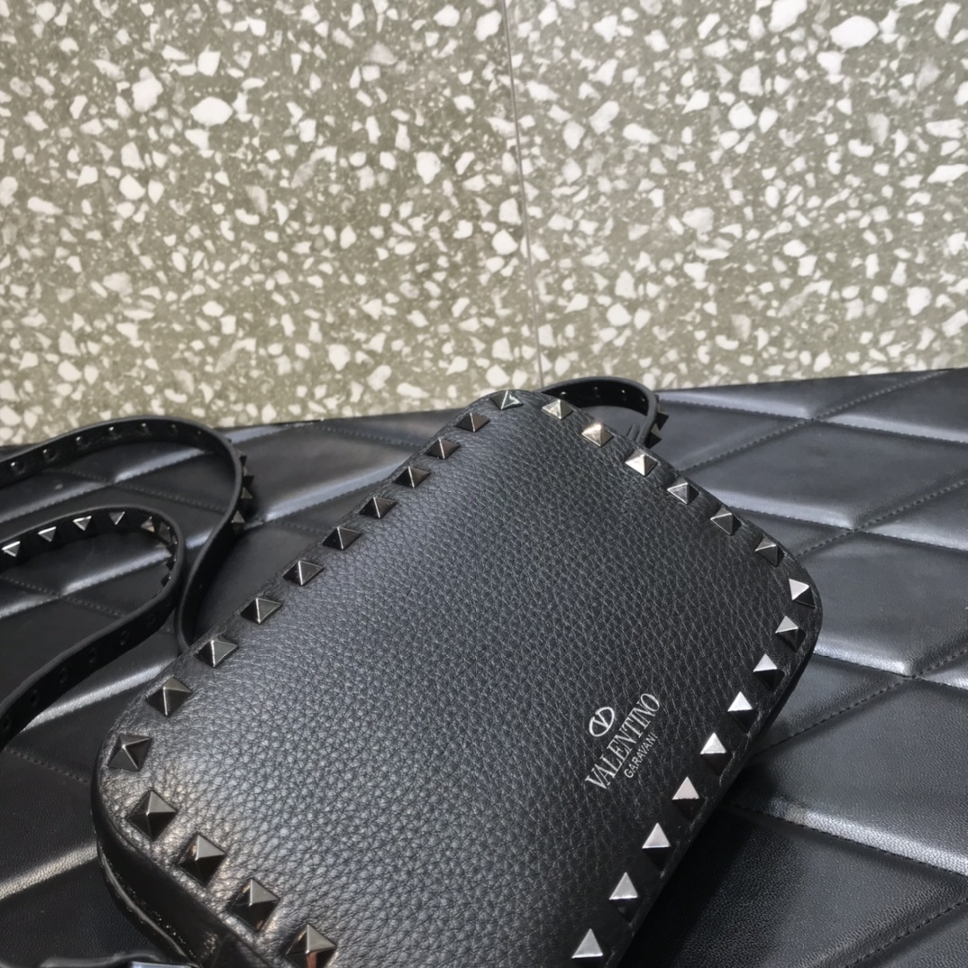 Valentino Garavani Rockstud Crossbody Camera Bag in Black Grainy Calfskin